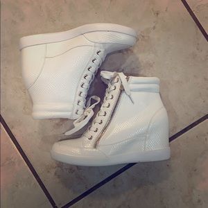 Nice white heeled boots